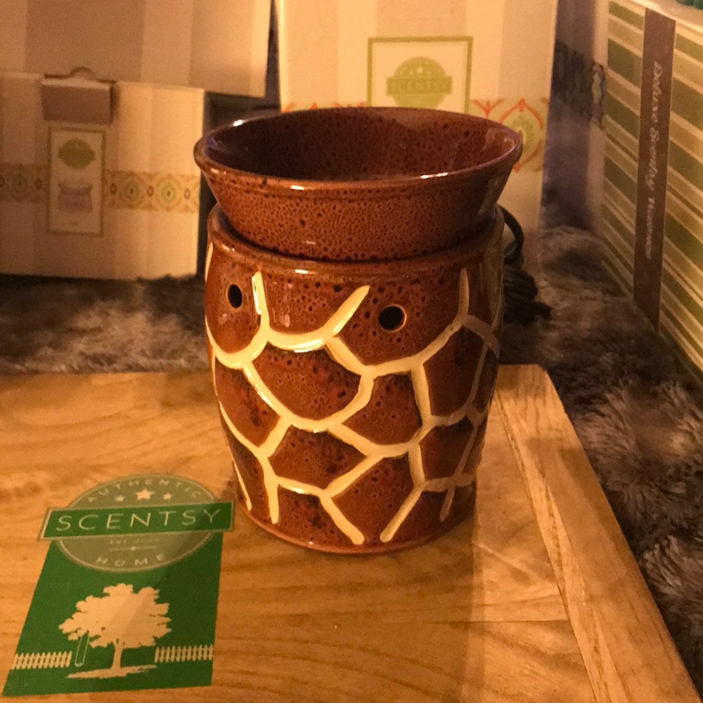 Scentsy Giraffe - Retired 2009